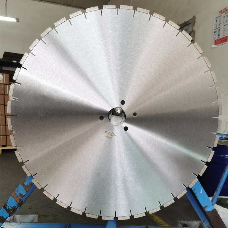 700mm Diamond floor saw blade for reinforced concrete